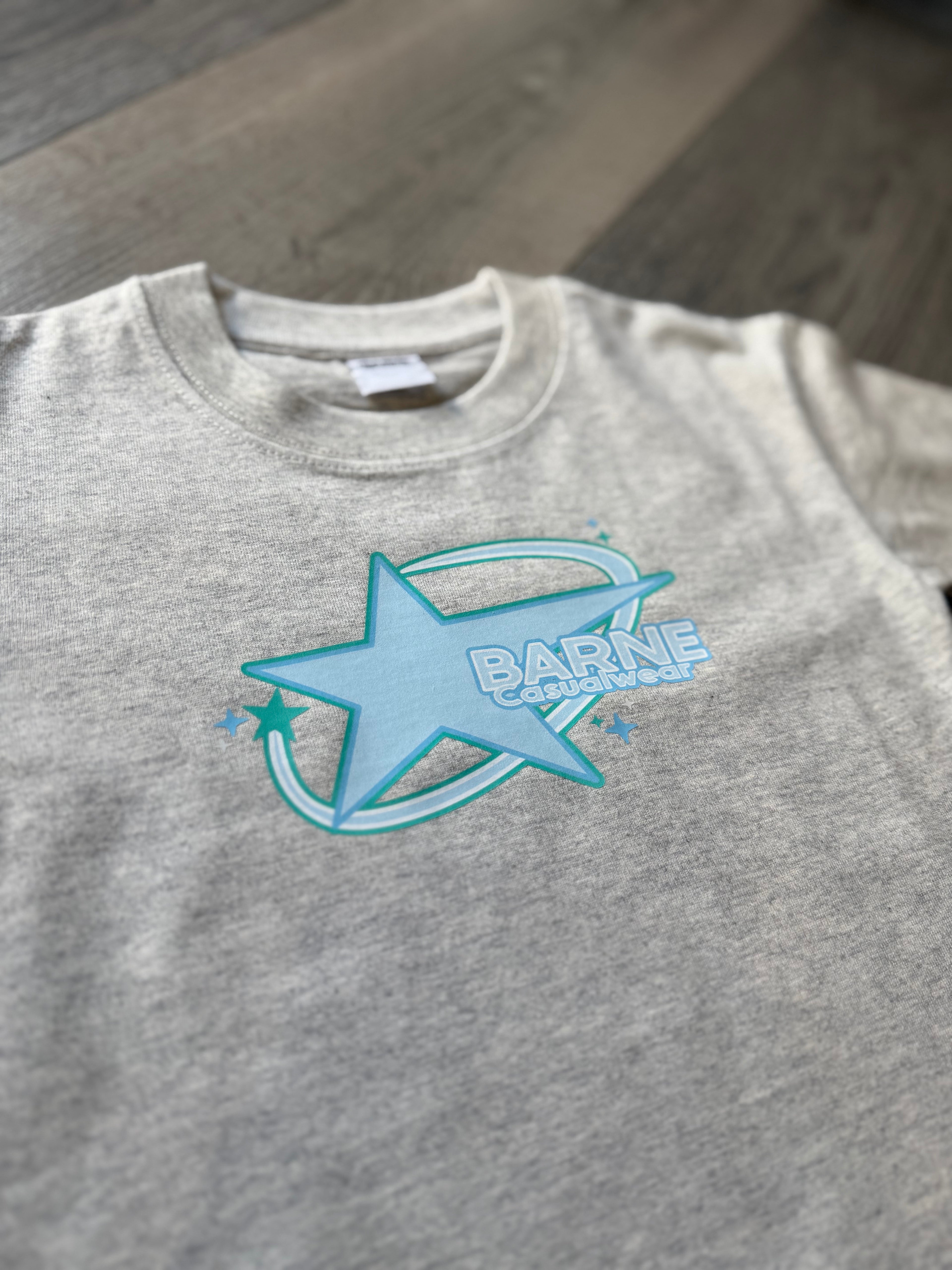 NEW SS26 Barne Barnestar Tee